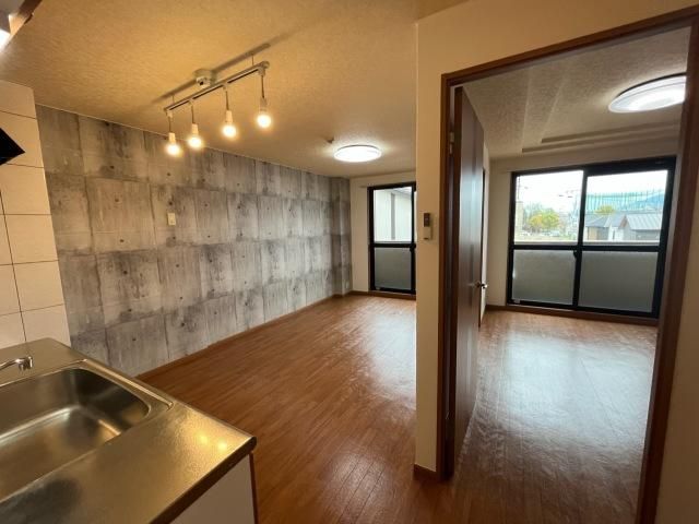 �y���ԁE���r���O�z�@