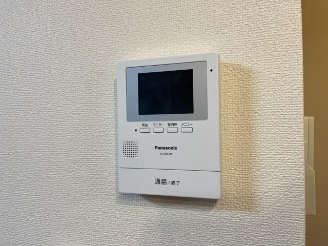 �y�Z�L�����e�B�z�@