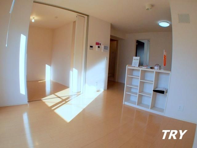 �y���ԁE���r���O�z�@