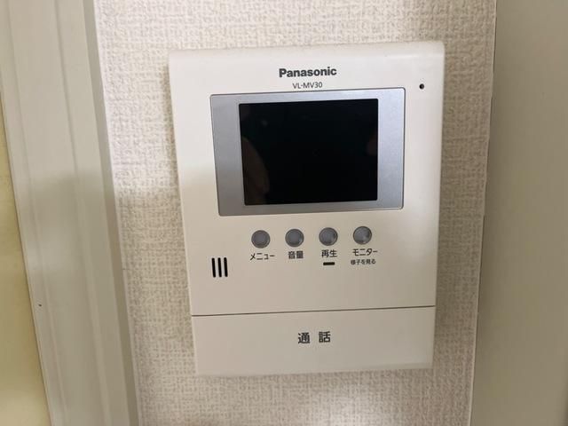 �y�Z�L�����e�B�z�@