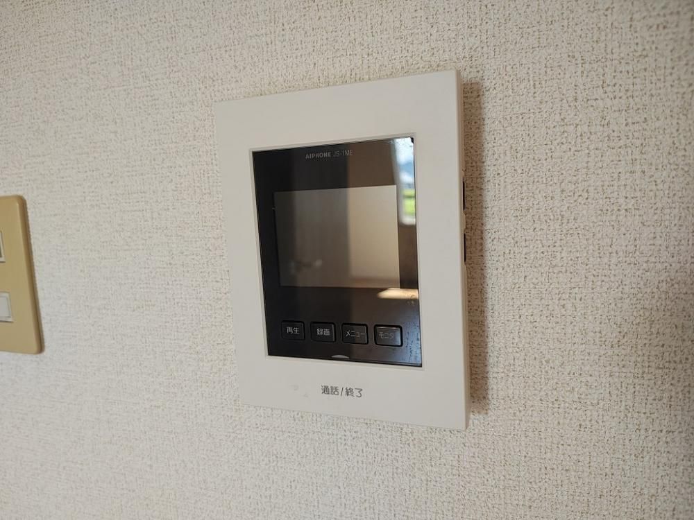 �y�Z�L�����e�B�z�@