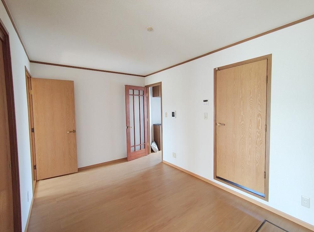 �y�����E���r���O�z�@