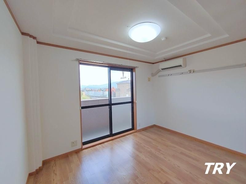 �y���ԁE���r���O�z�@