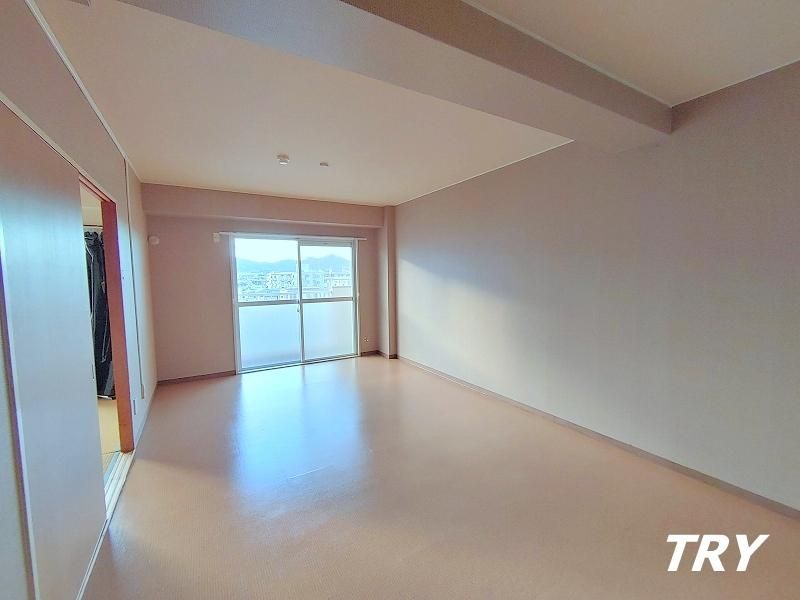 �y�����E���r���O�z�@