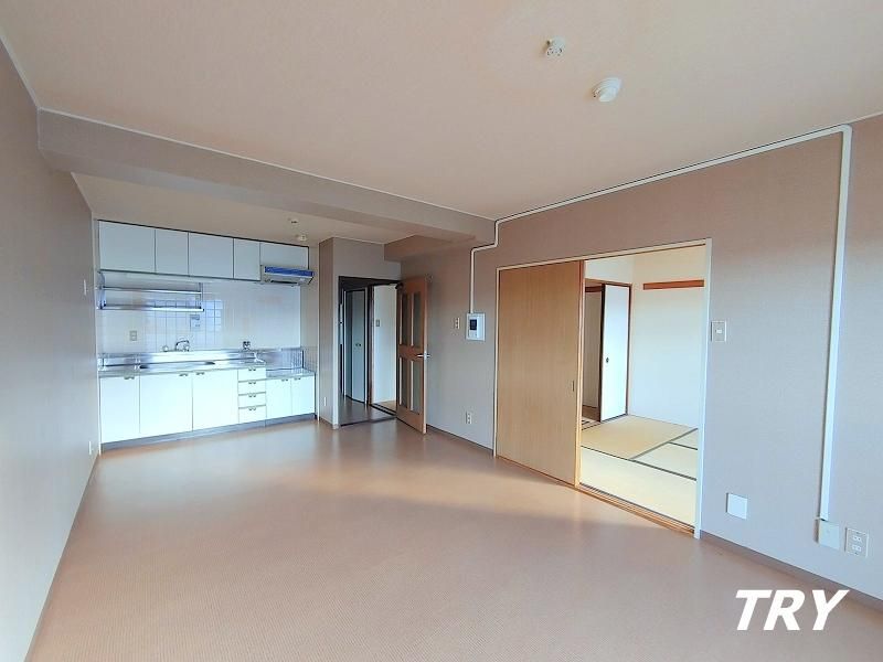 �y�����E���r���O�z�@