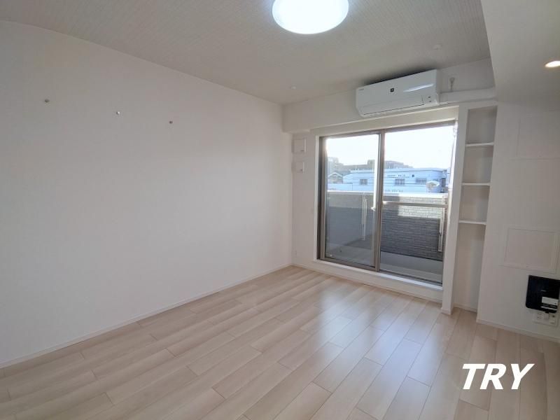 �y�����E���r���O�z�@