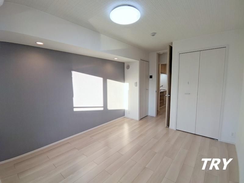 �y�����E���r���O�z�@