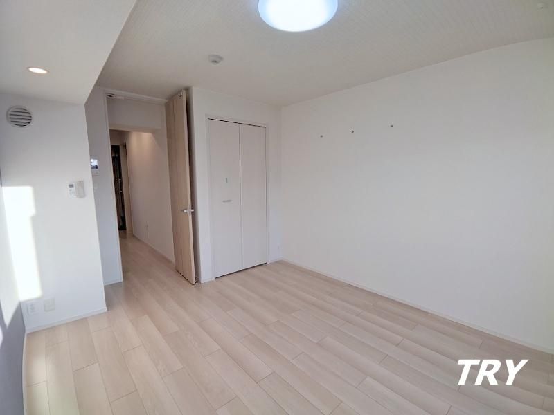 �y�����E���r���O�z�@