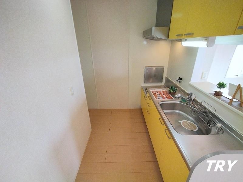 �y�L�b�`���z�@