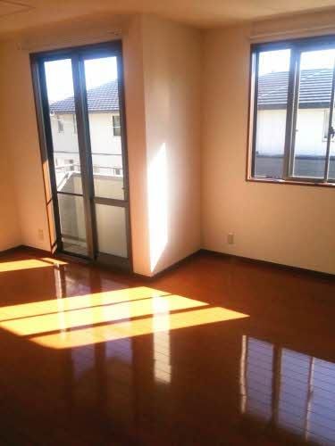 �y�����E���r���O�z�@