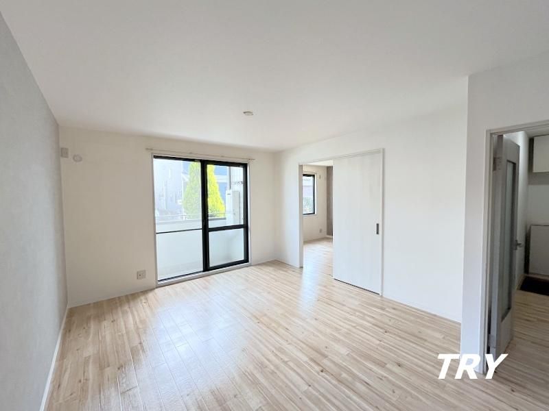 �y�����E���r���O�z�@