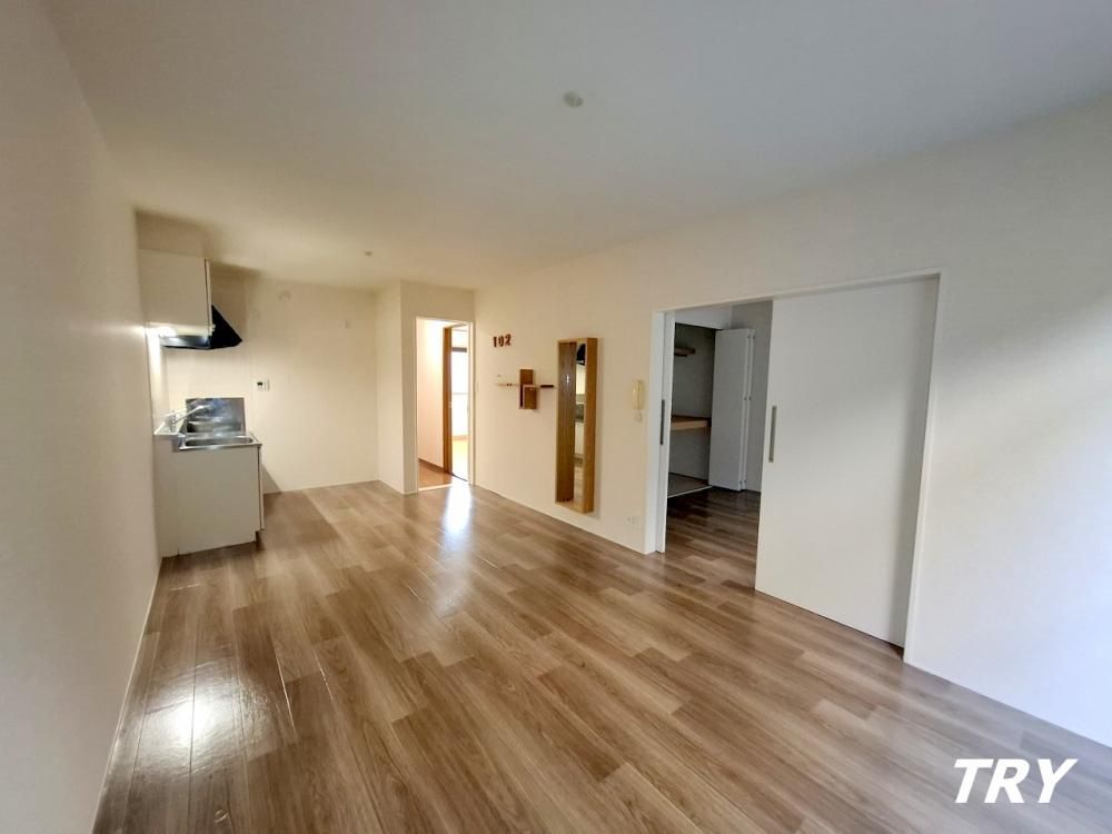 �y�����E���r���O�z�@