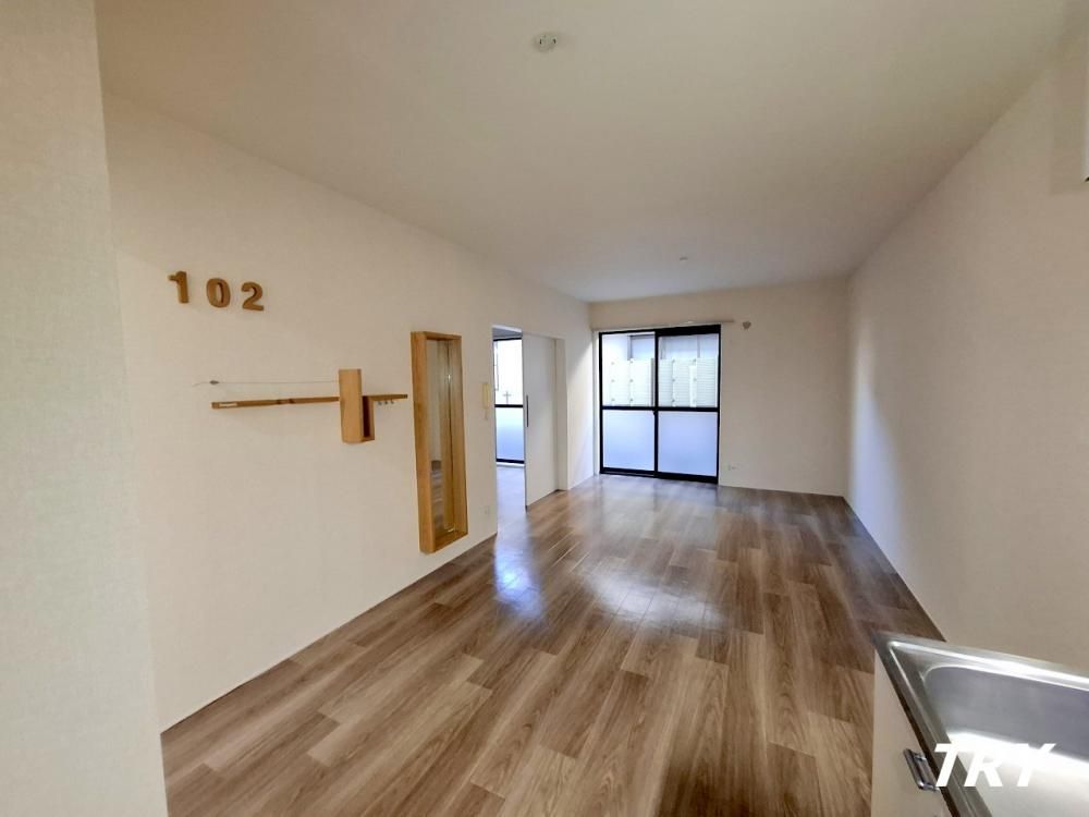 �y�����E���r���O�z�@