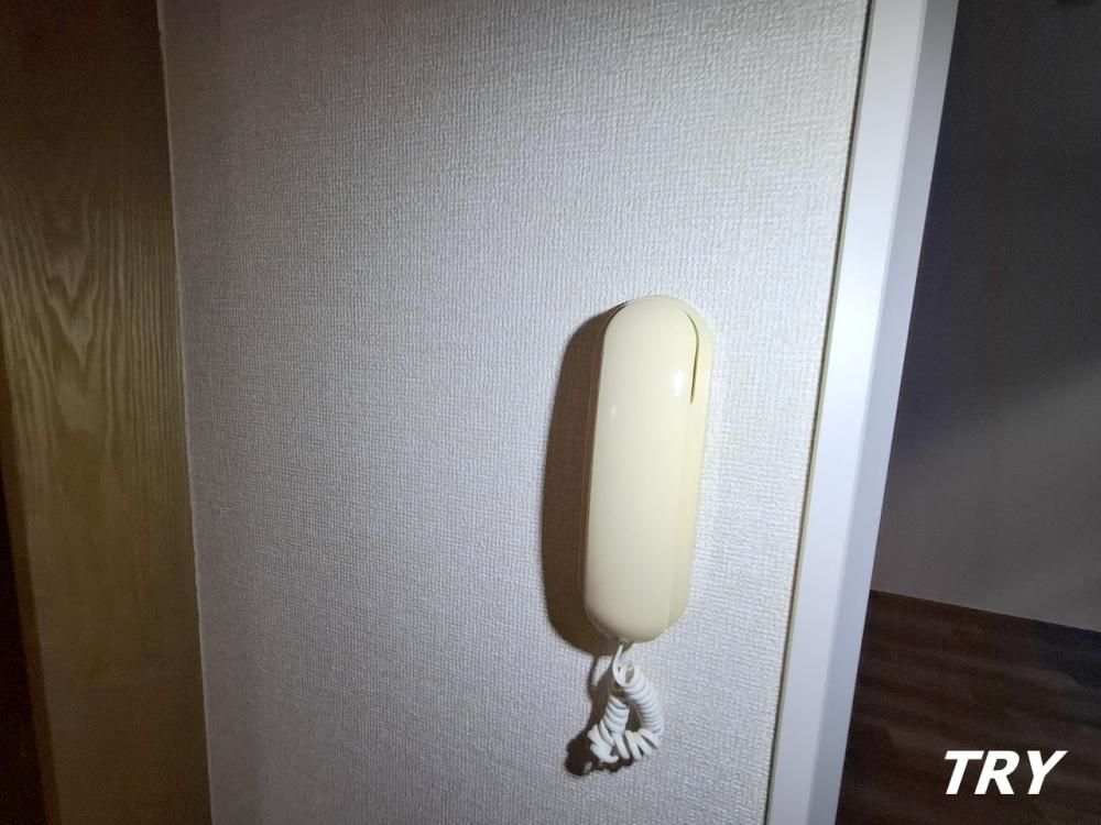 �y�Z�L�����e�B�z�@