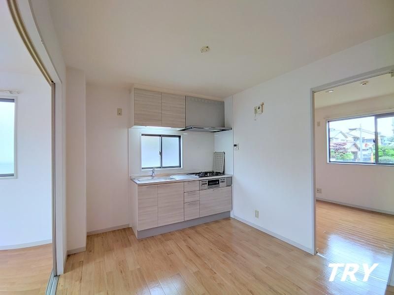 �y�L�b�`���z�@