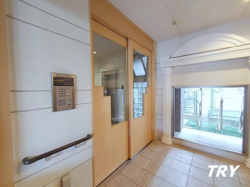 �y�G���g�����X�z�@