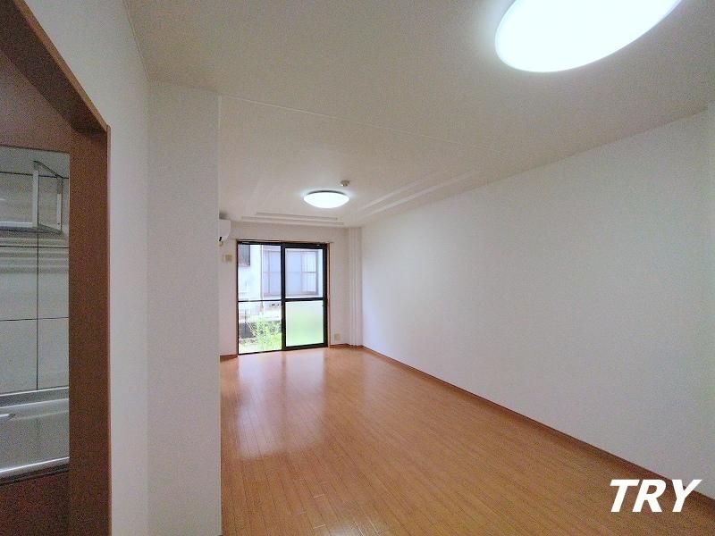 �y�����E���r���O�z�@