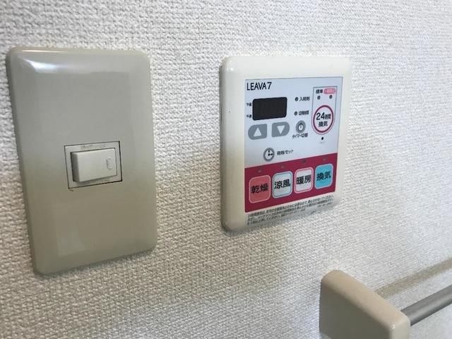 y̑ݔz@