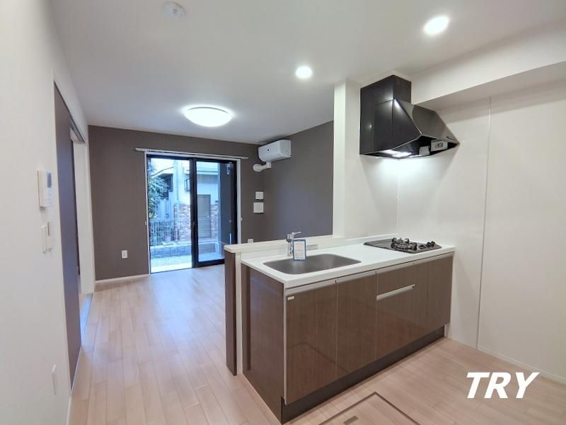 �y�����E���r���O�z�@