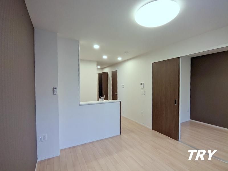 �y�����E���r���O�z�@