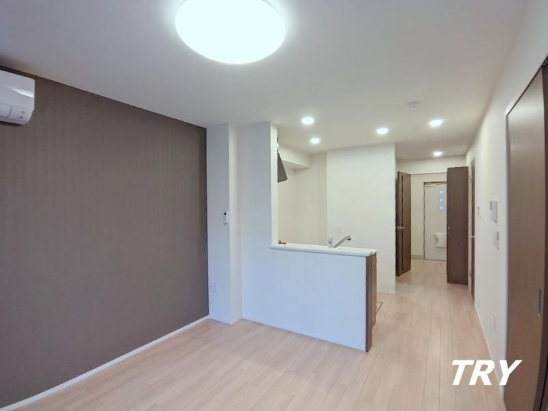 �y�����E���r���O�z�@