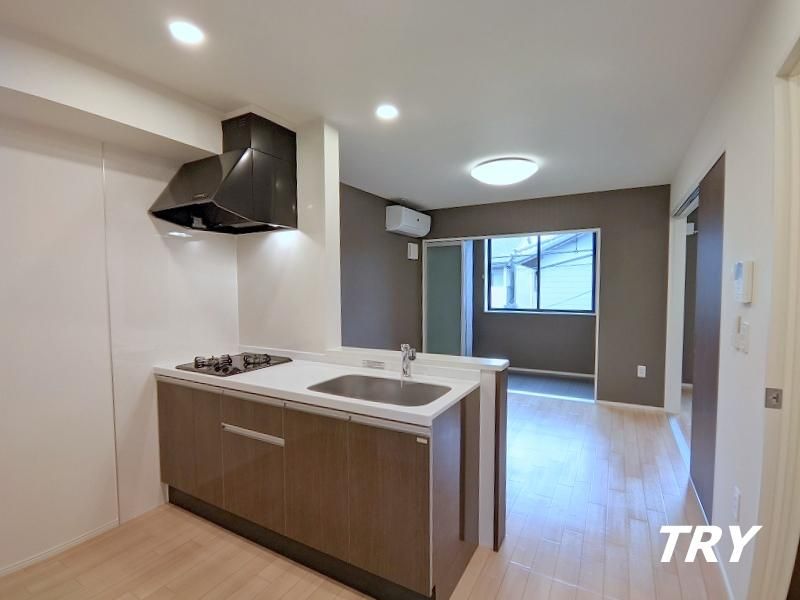 �y�����E���r���O�z�@