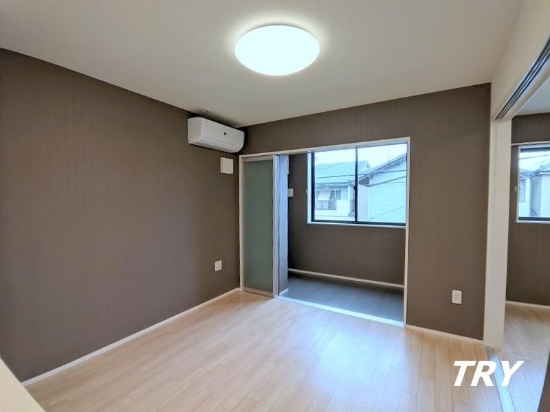 �y�����E���r���O�z�@