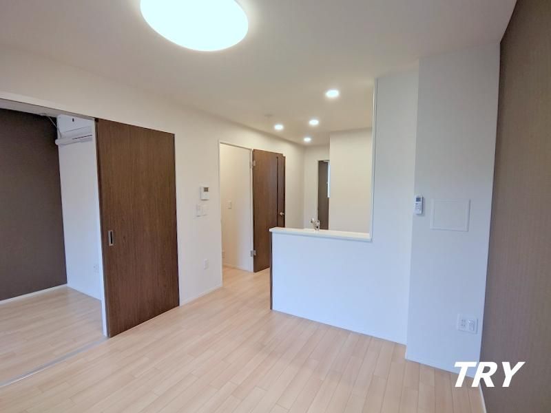 �y�����E���r���O�z�@