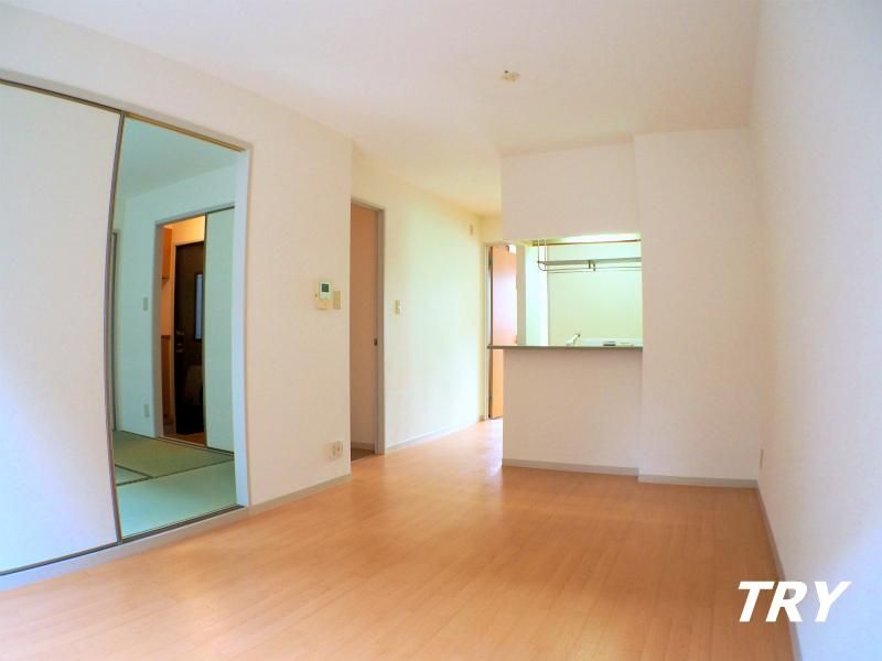 �y���ԁE���r���O�z�@