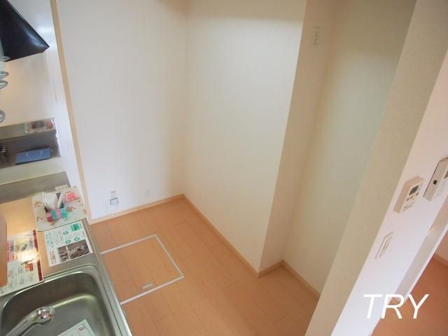 �y�L�b�`���z�@