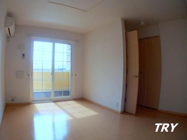 �y�����E���r���O�z�@