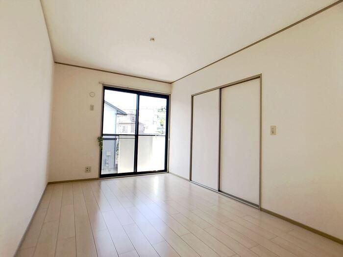 �y���ԁE���r���O�z�@