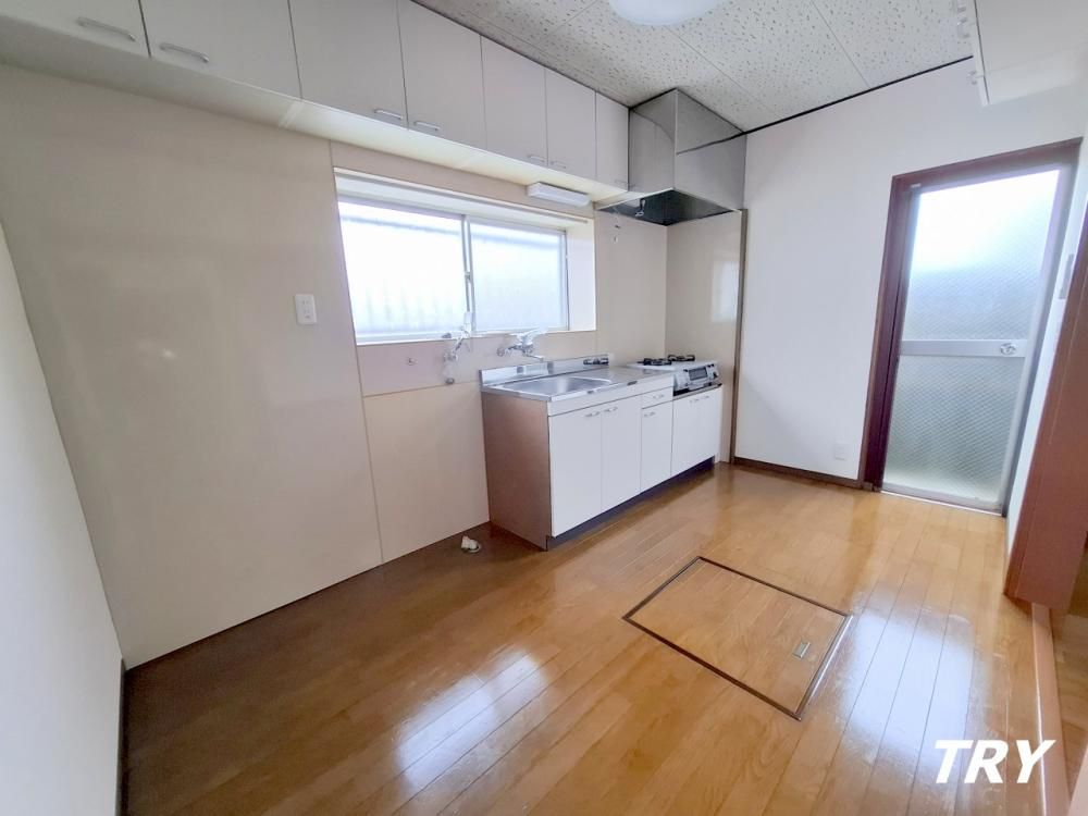 �y�L�b�`���z�@