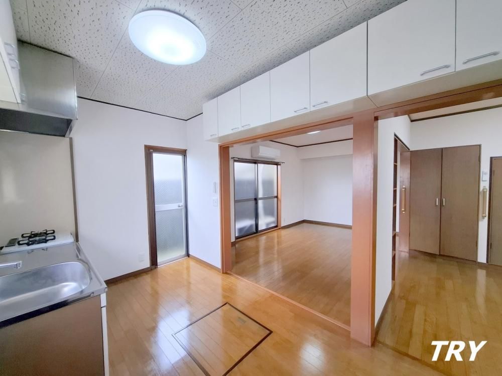 �y�L�b�`���z�@