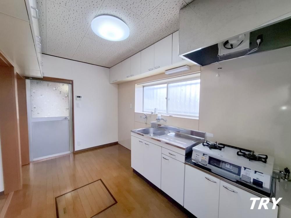 �y�L�b�`���z�@