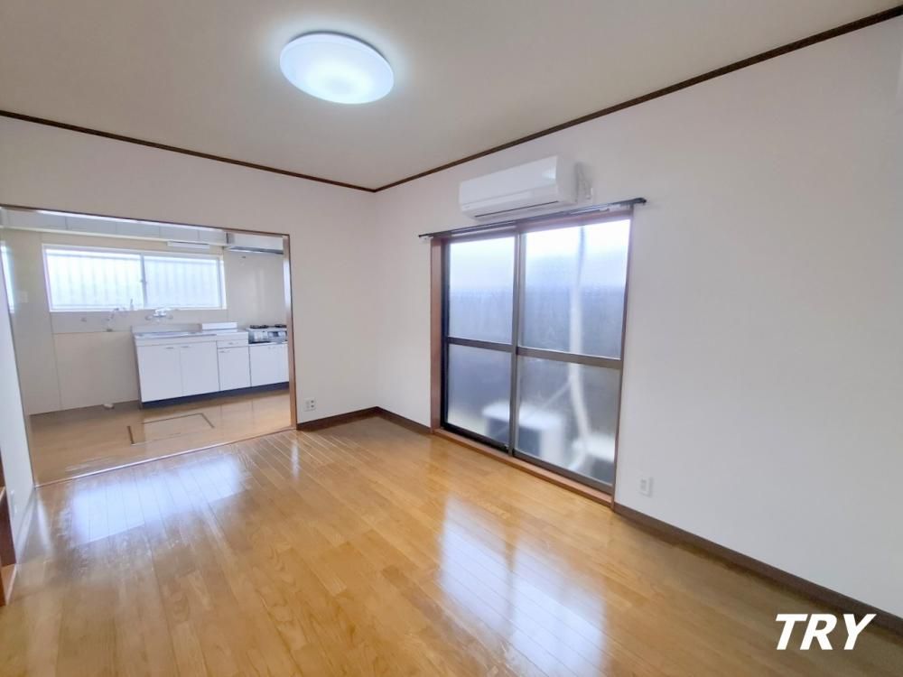 �y�����E���r���O�z�@