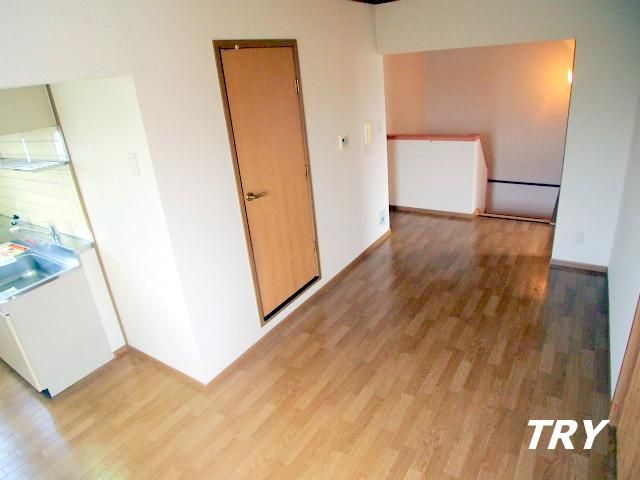 �y���ԁE���r���O�z�@