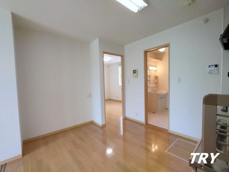 �y���ԁE���r���O�z�@�_�C�j���O