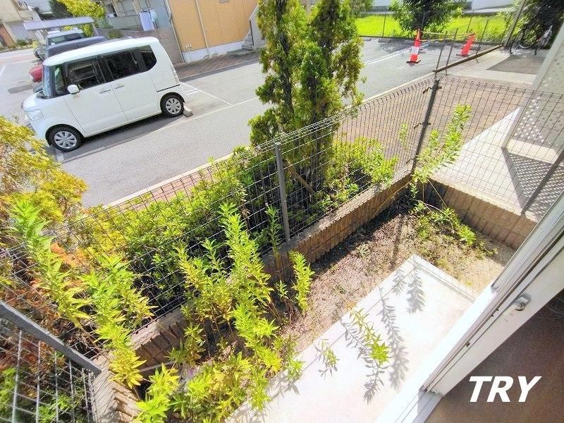 �y��z�@�e���X