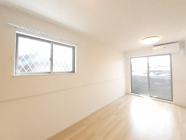 �y���ԁE���r���O�z�@