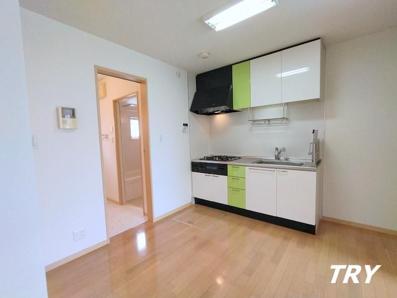 �y�����E���r���O�z�@�_�C�j���O