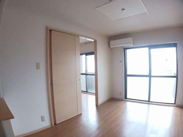 �y���ԁE���r���O�z�@