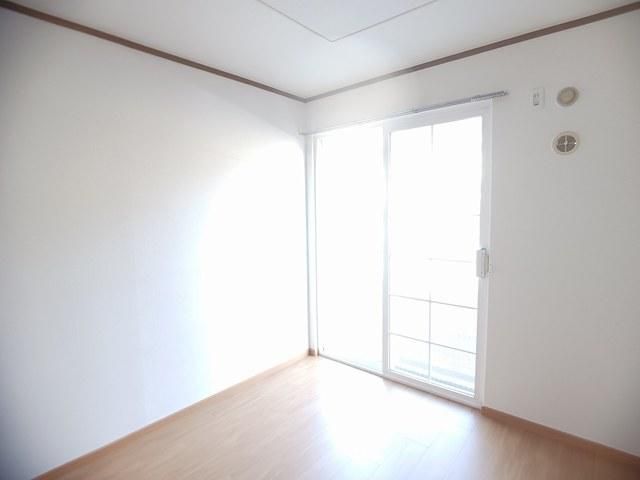 �y���ԁE���r���O�z�@