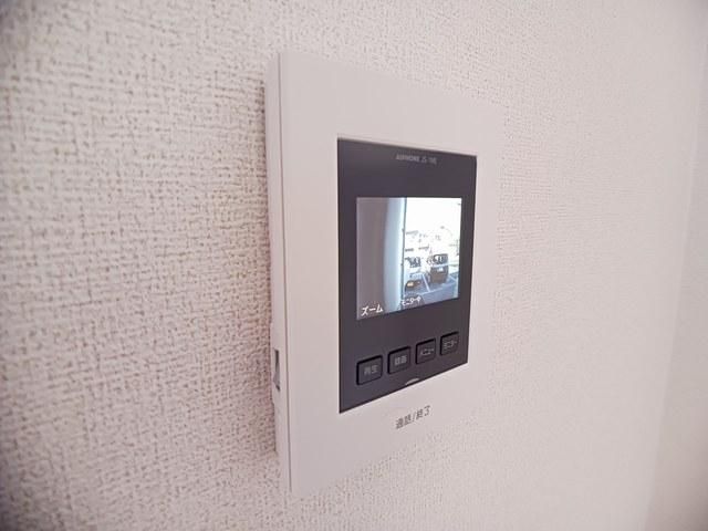 �y�Z�L�����e�B�z�@