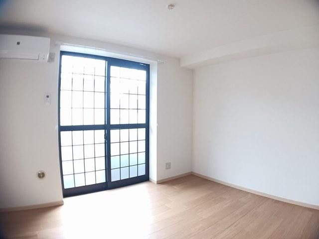 �y���ԁE���r���O�z�@