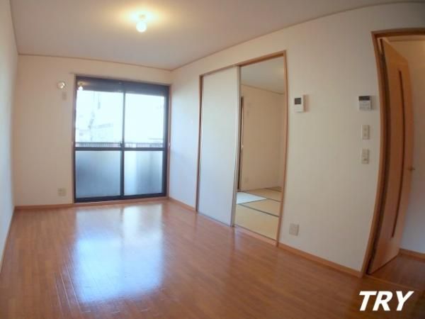 �y���ԁE���r���O�z�@