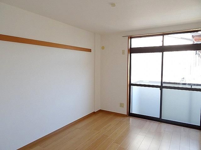 �y���ԁE���r���O�z�@