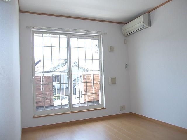 �y���ԁE���r���O�z�@