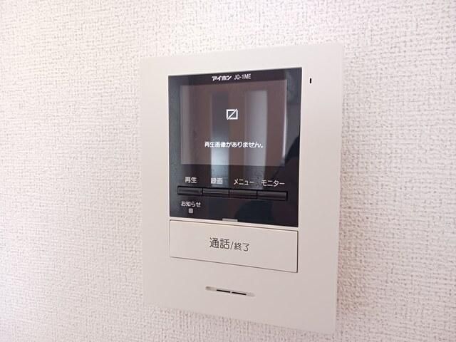 �y�Z�L�����e�B�z�@