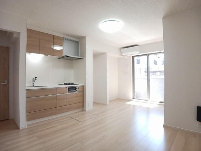 �y���ԁE���r���O�z�@